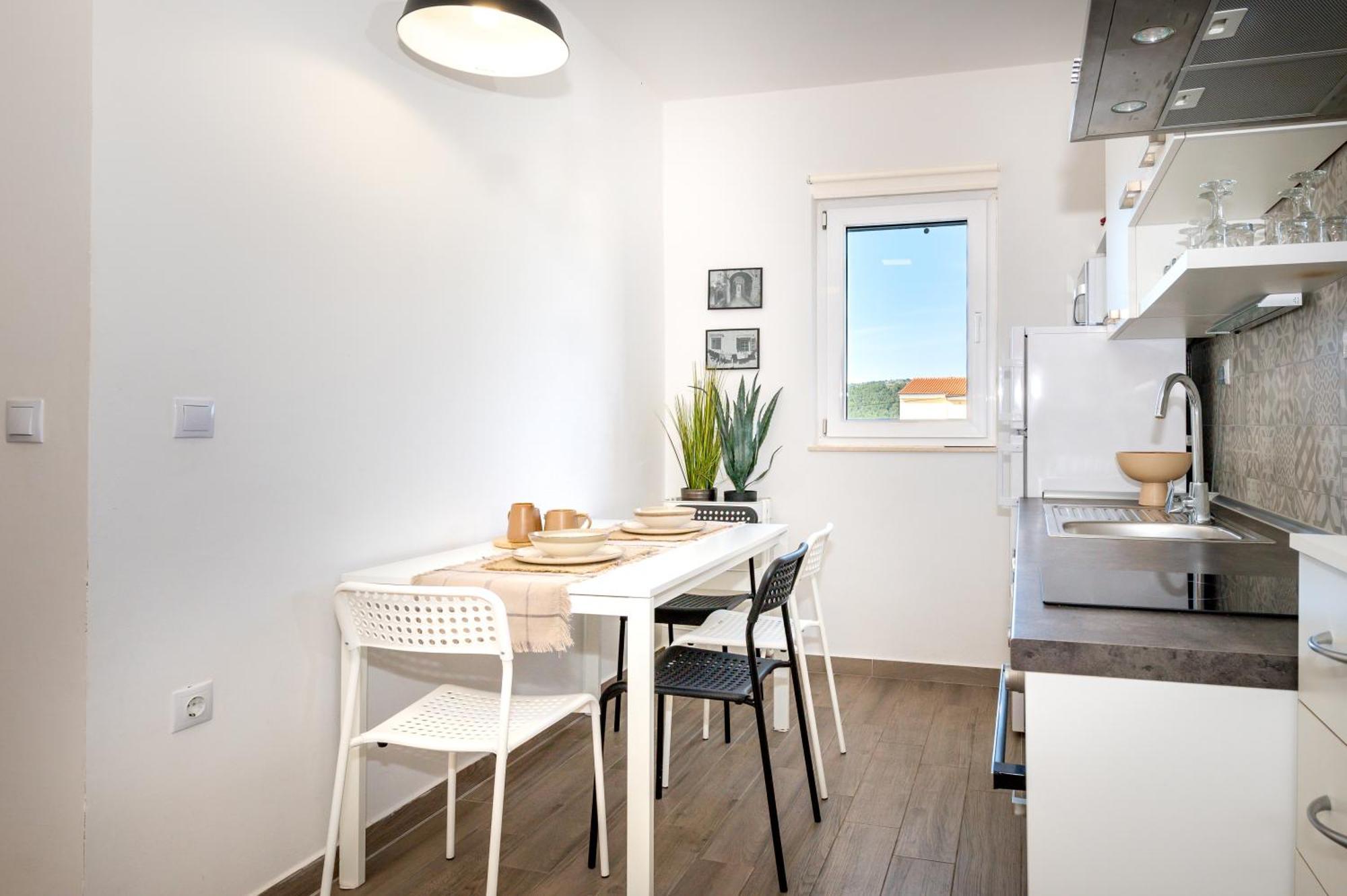 Ojra New Apartment With Seaview 希贝尼克 外观 照片