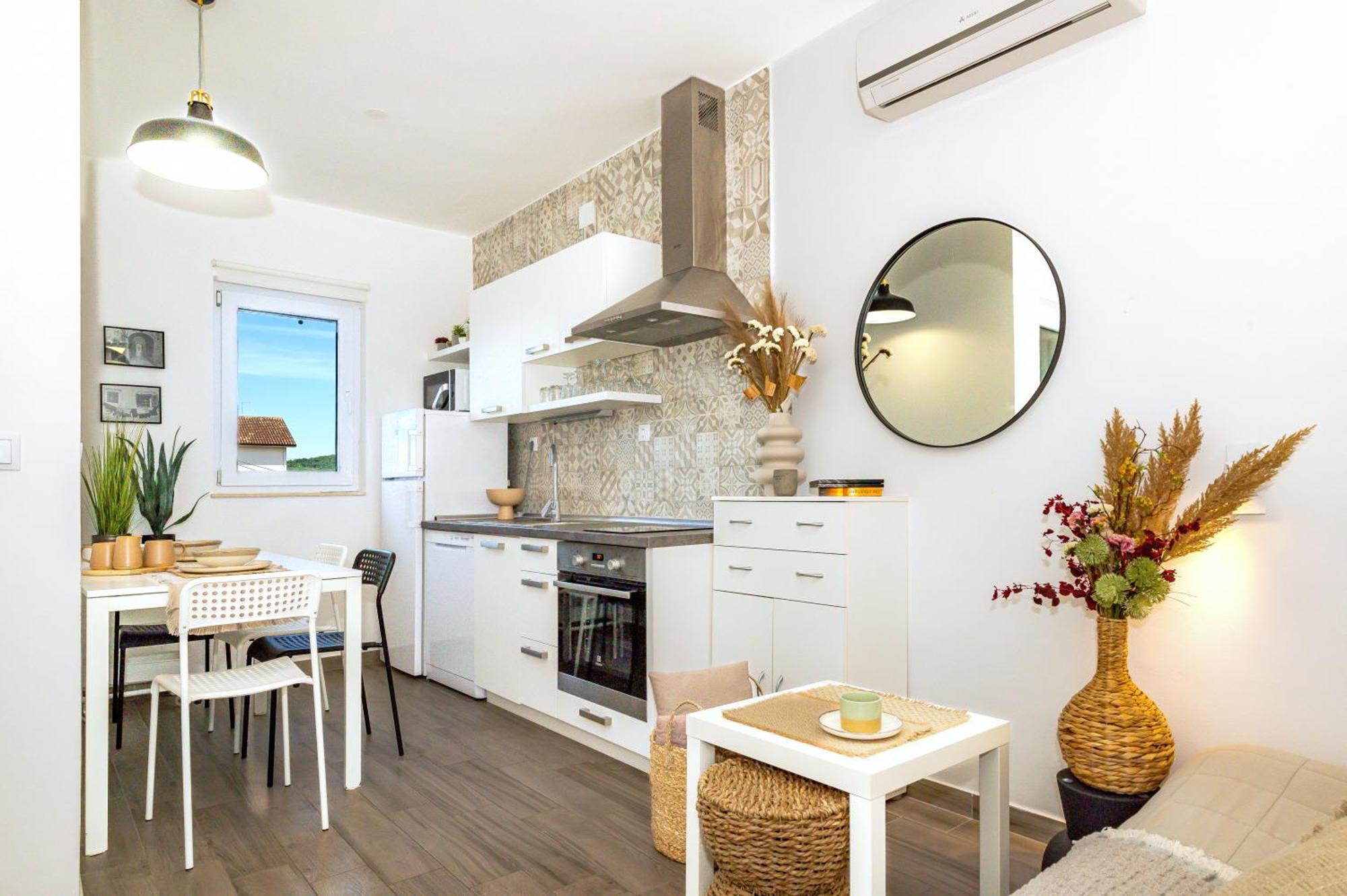 Ojra New Apartment With Seaview 希贝尼克 外观 照片