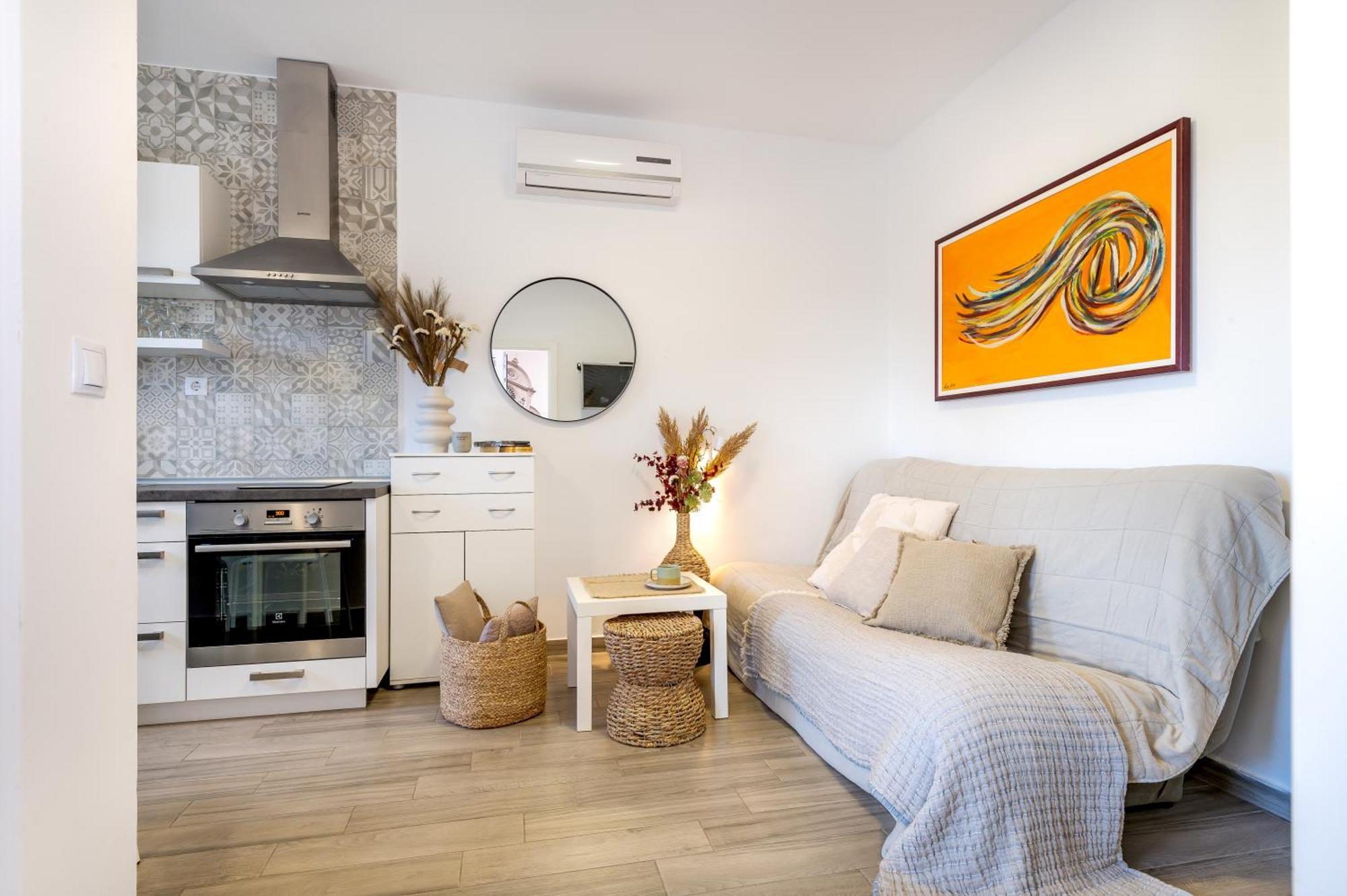 Ojra New Apartment With Seaview 希贝尼克 外观 照片
