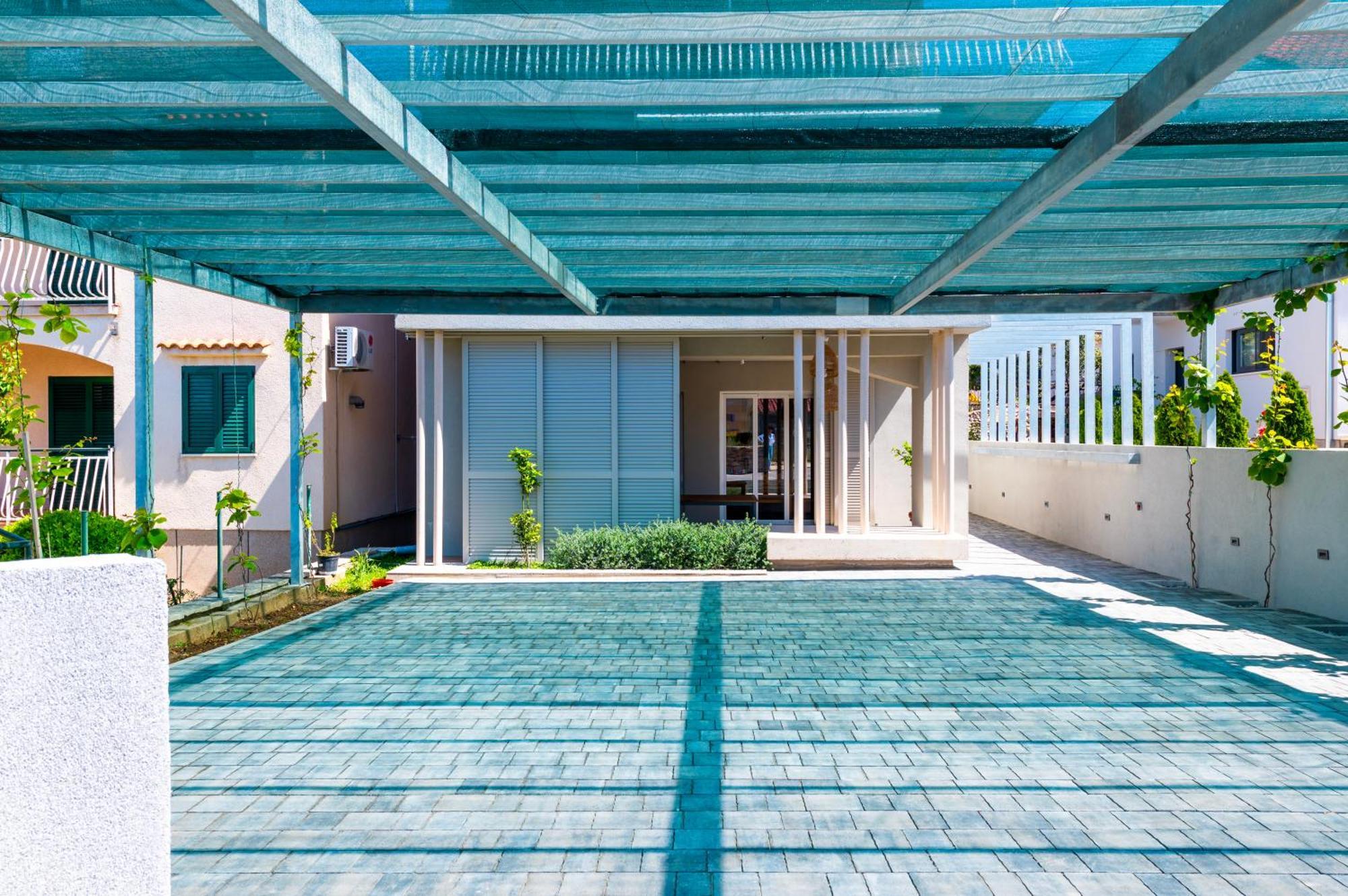 Ojra New Apartment With Seaview 希贝尼克 外观 照片