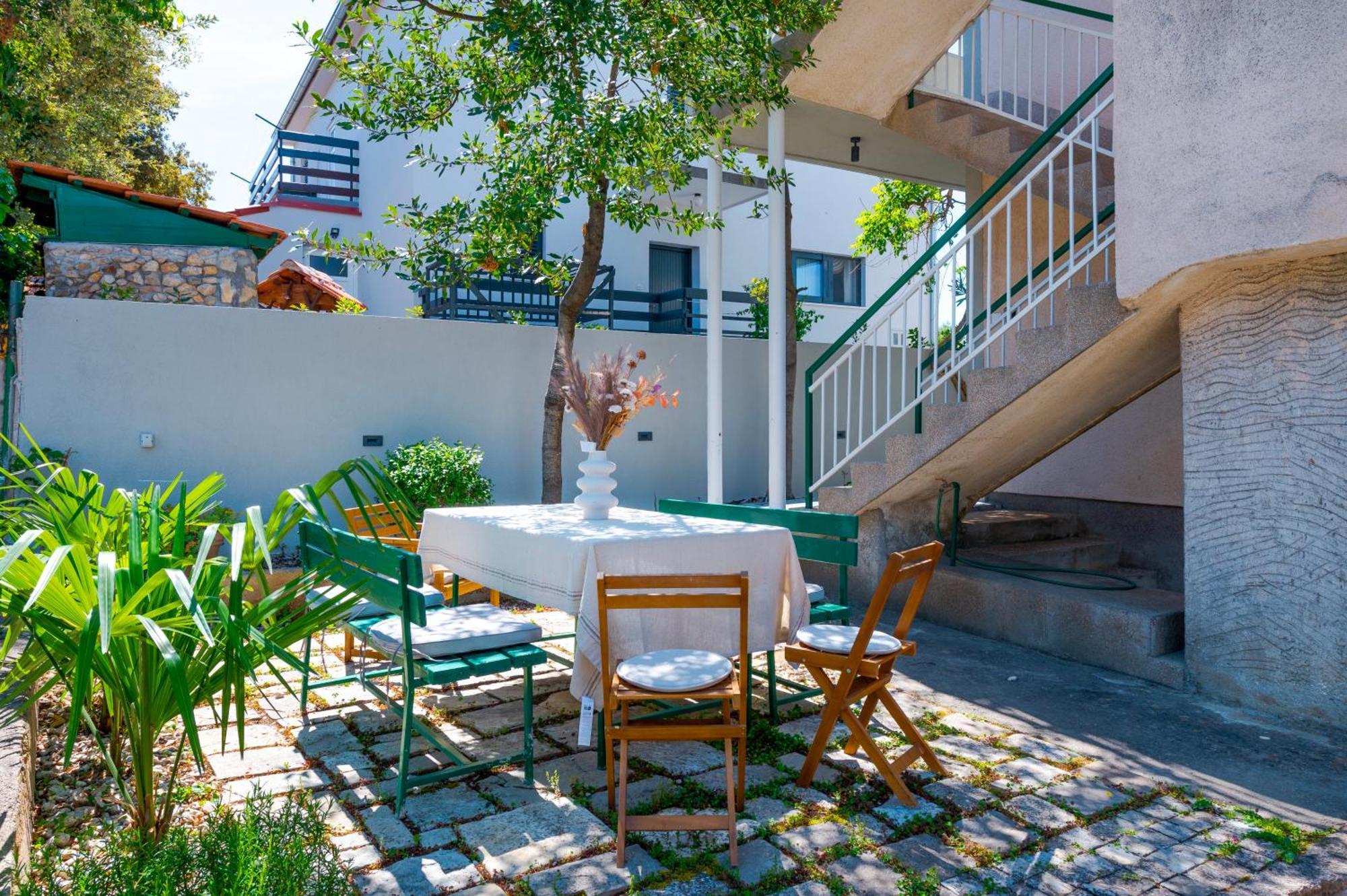 Ojra New Apartment With Seaview 希贝尼克 外观 照片