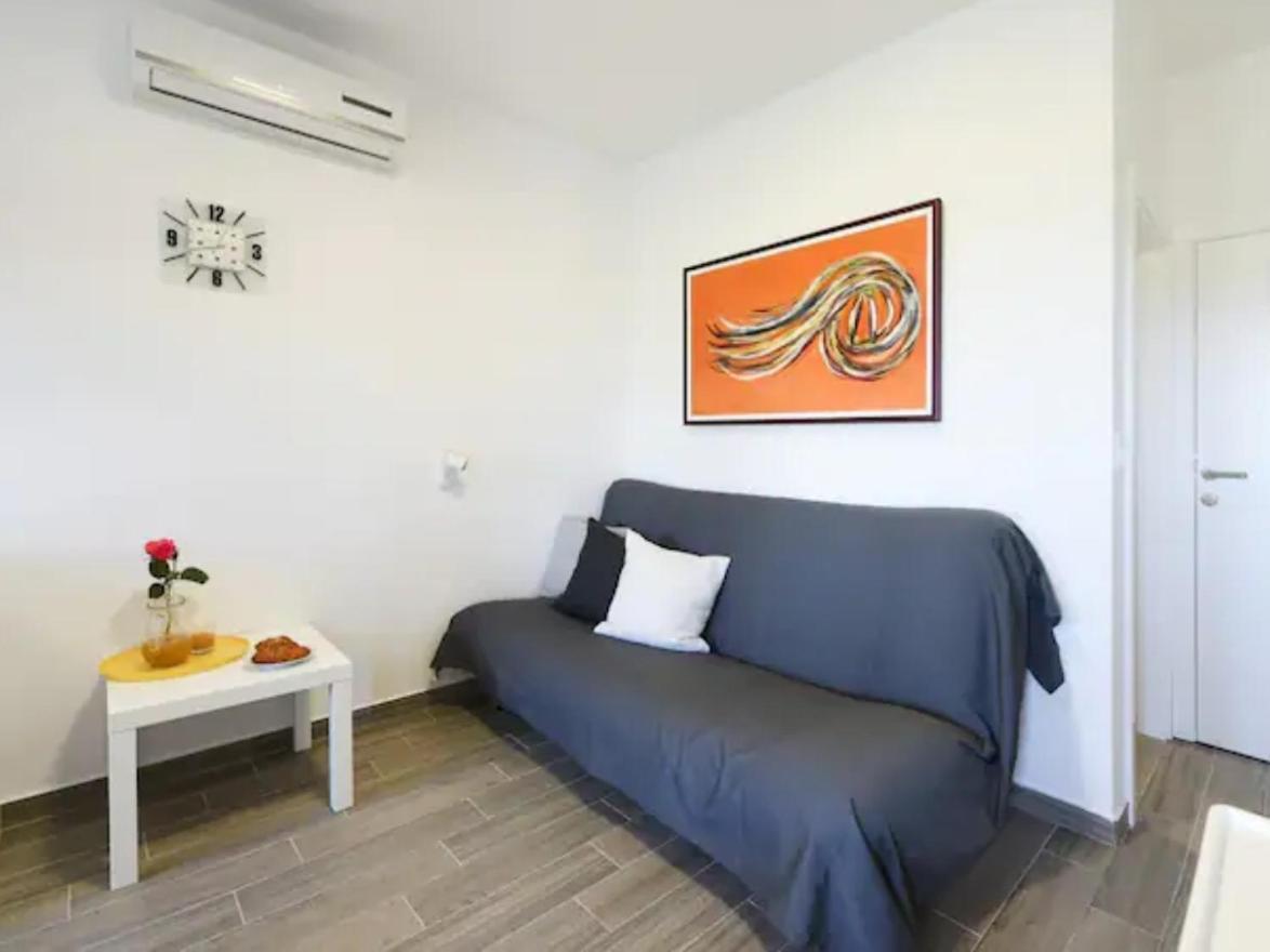 Ojra New Apartment With Seaview 希贝尼克 客房 照片